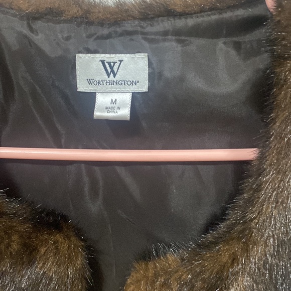 Women’s fur vest size medium - Picture 3 of 4